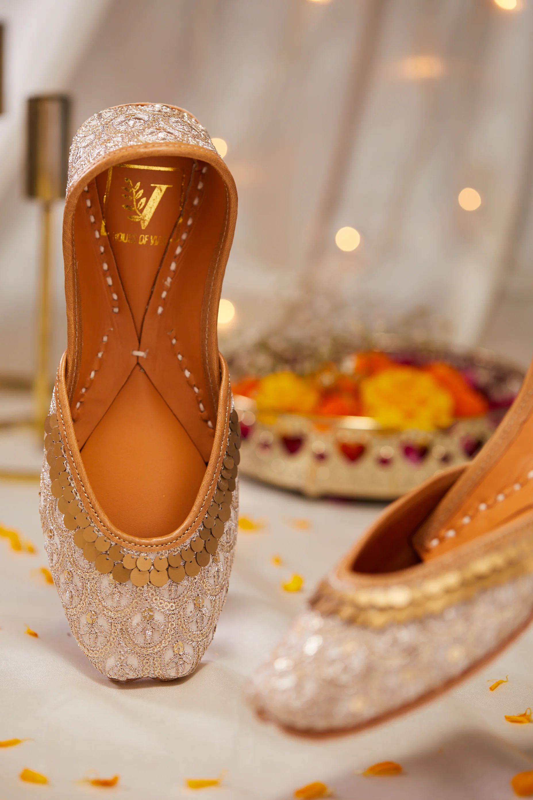 Aabroo Juttis - Image 5