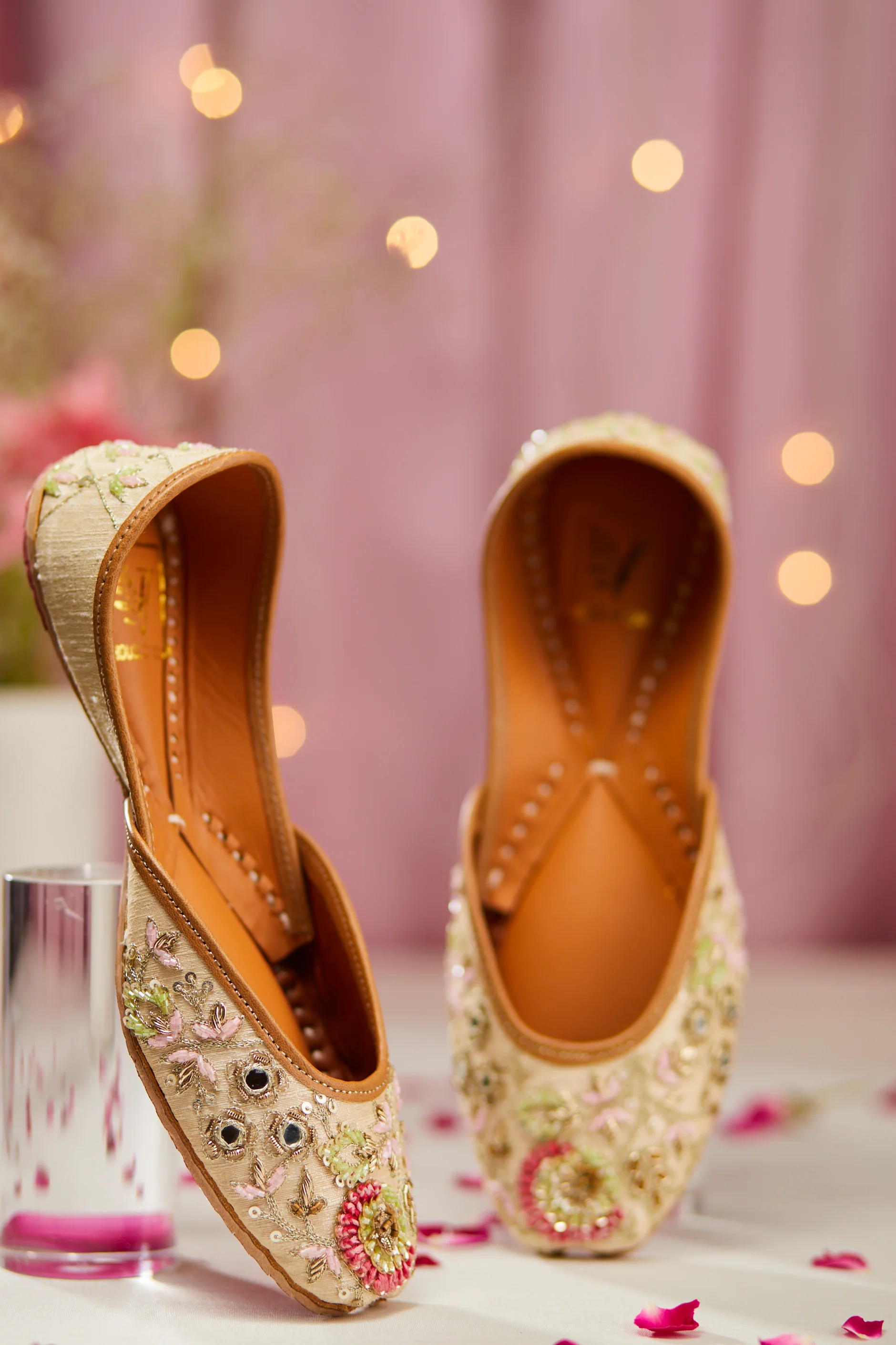 Gulmohar Juttis - Image 3