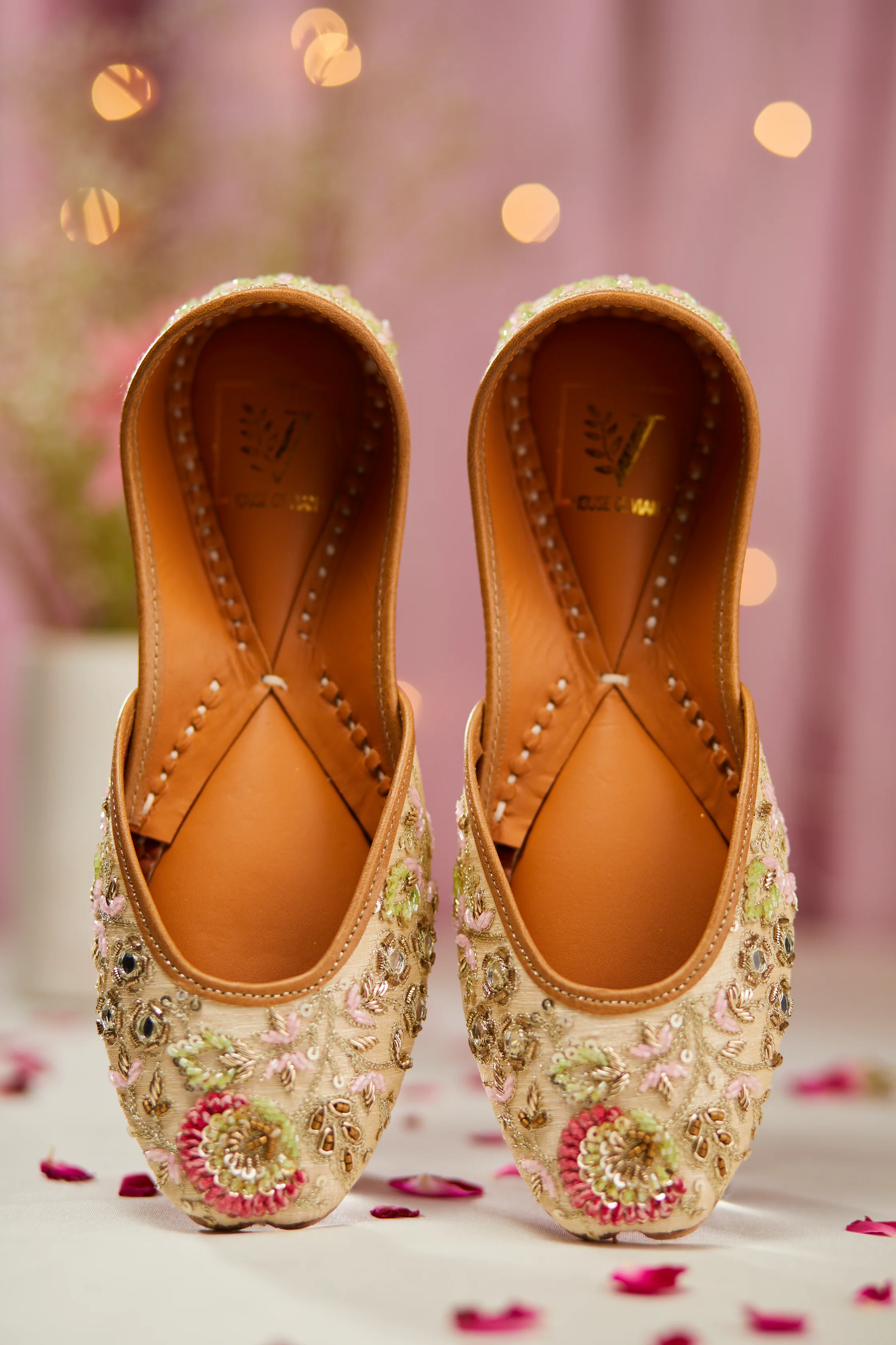 Gulmohar Juttis - Image 4