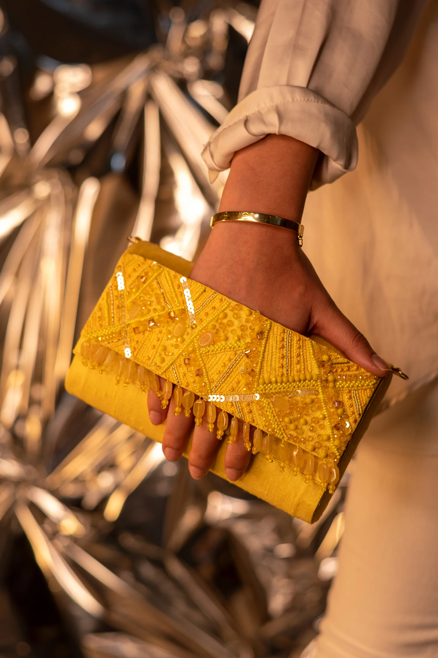 Juane Handheld Clutch - Image 3