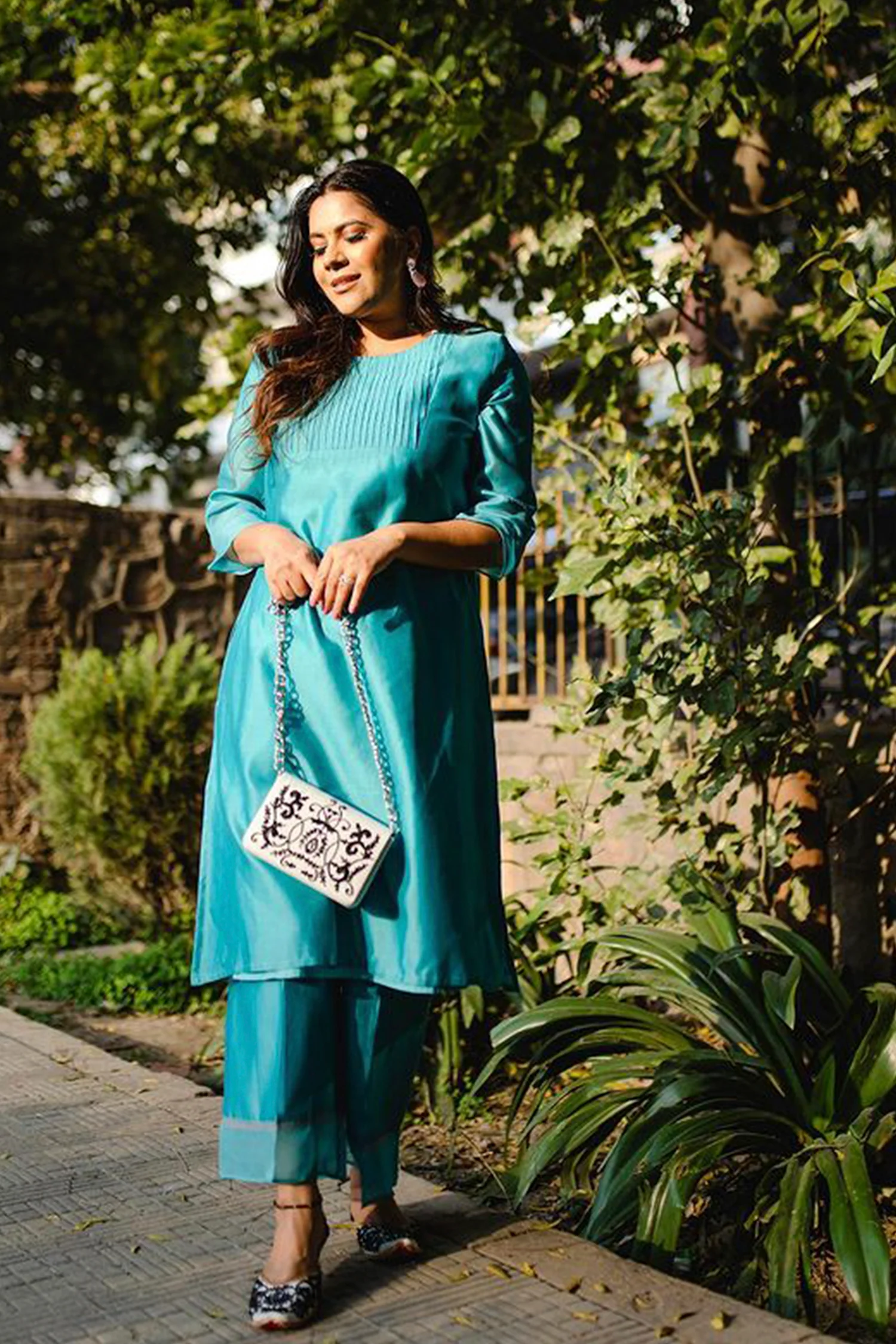 Noor Zahira Juttis & Handbag Combo - Image 2