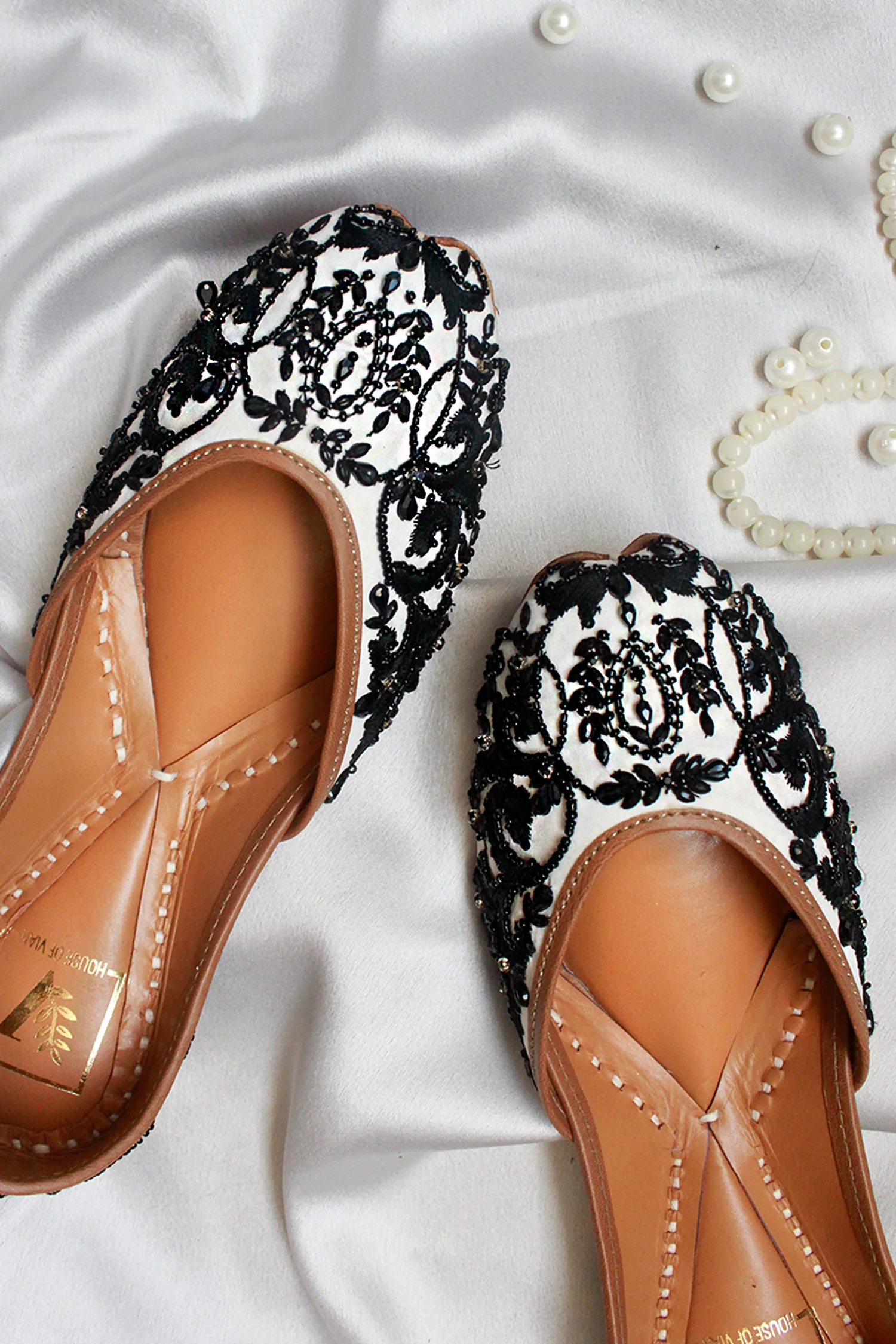 Noor Zahira Juttis & Handbag Combo - Image 4