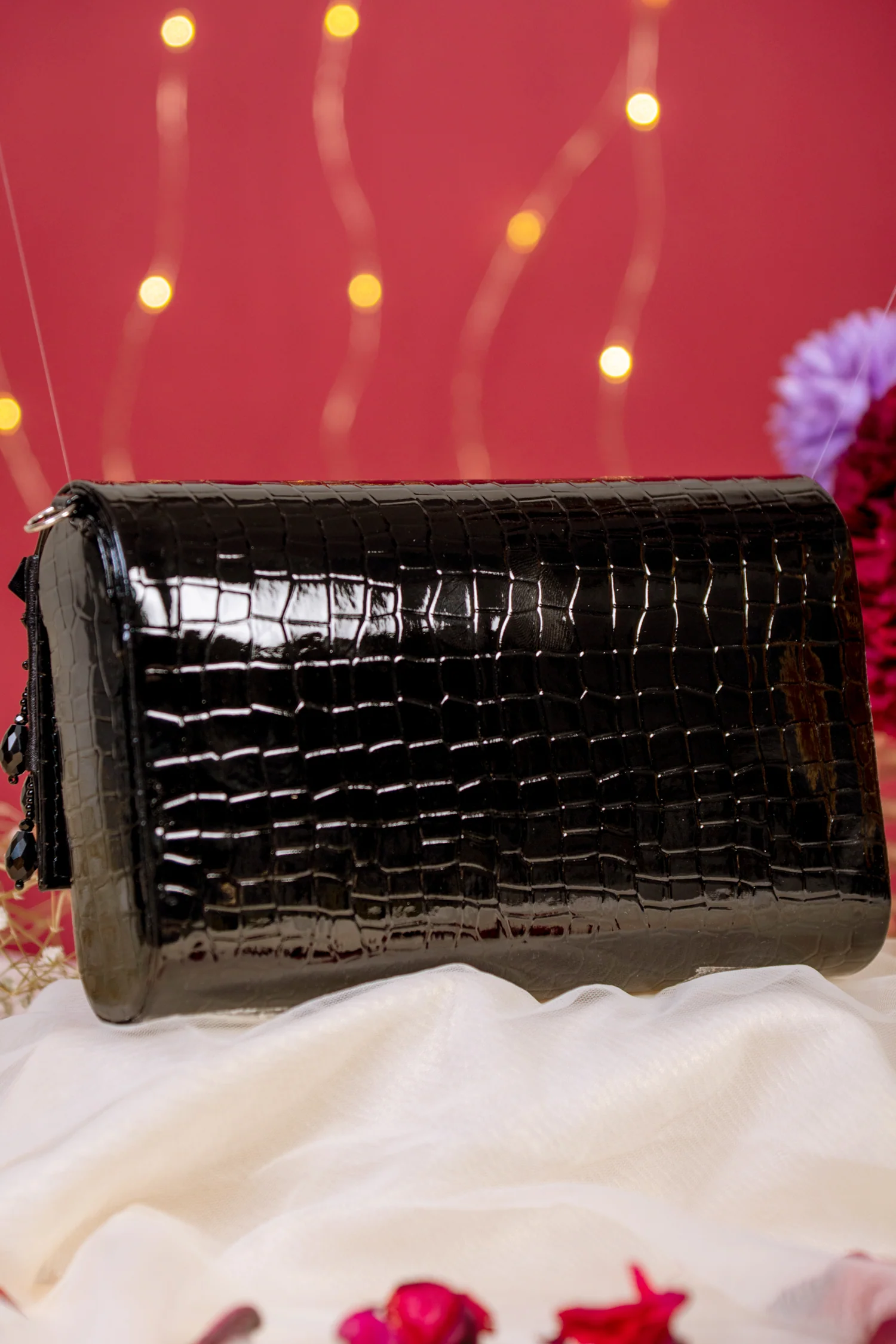 Noorie Handheld Clutch - Image 4