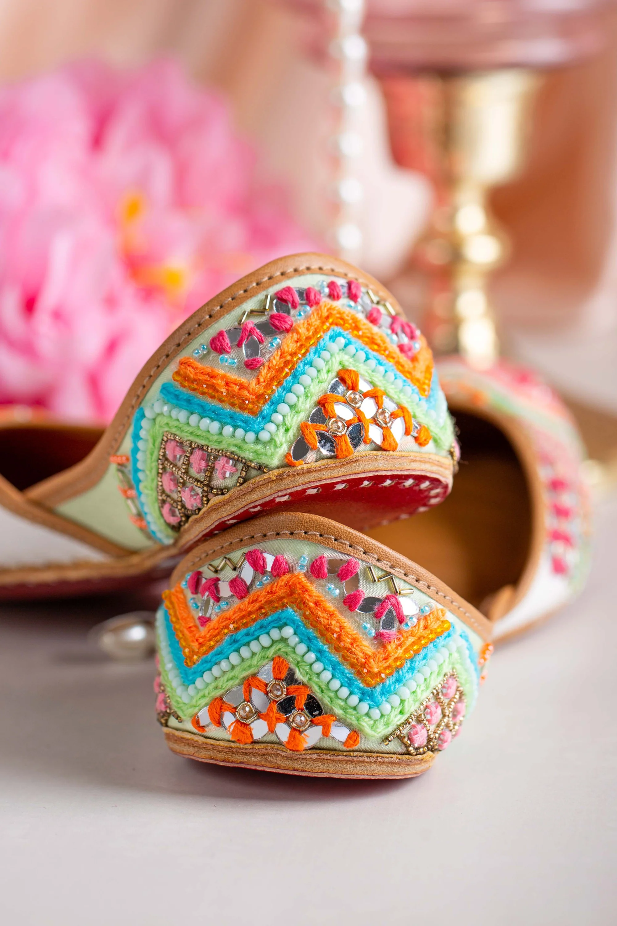 Rangeela Juttis & Handbag Combo - Image 7