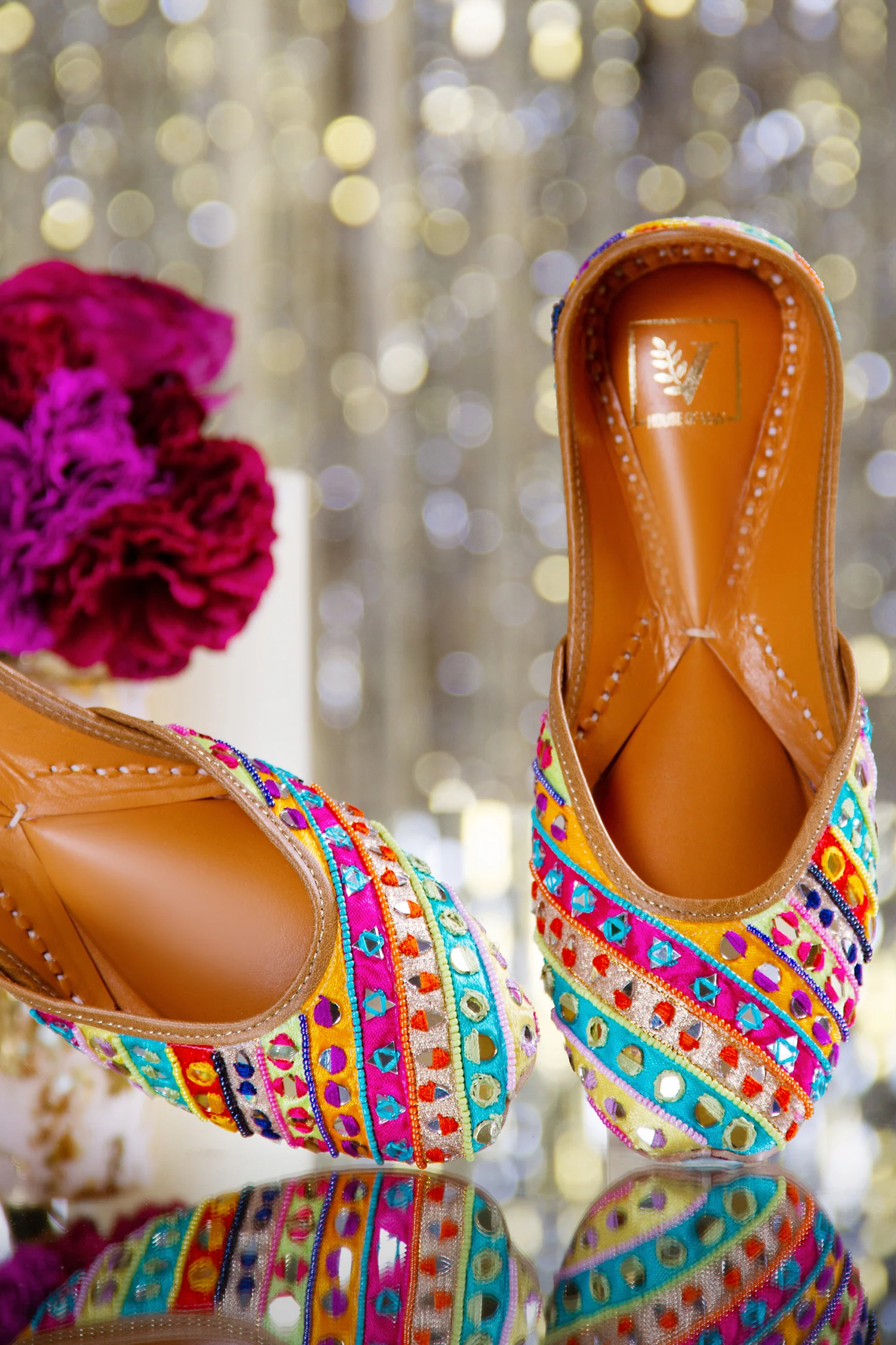 Rangrez Juttis & Handbag Combo - Image 3