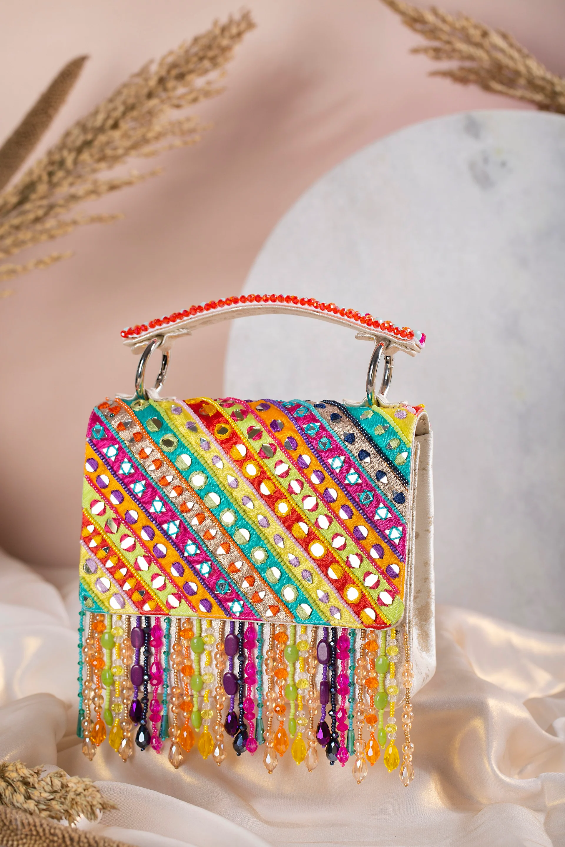Rangrez Juttis & Handbag Combo - Image 4