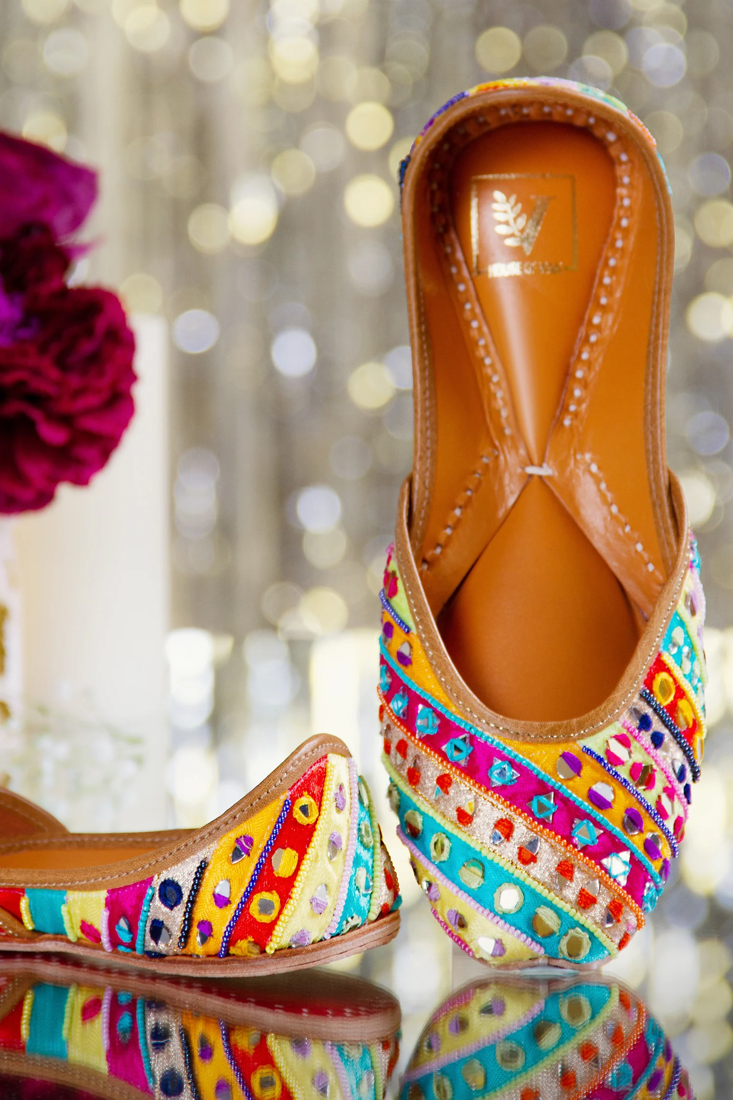 Rangrez Juttis & Handbag Combo - Image 5