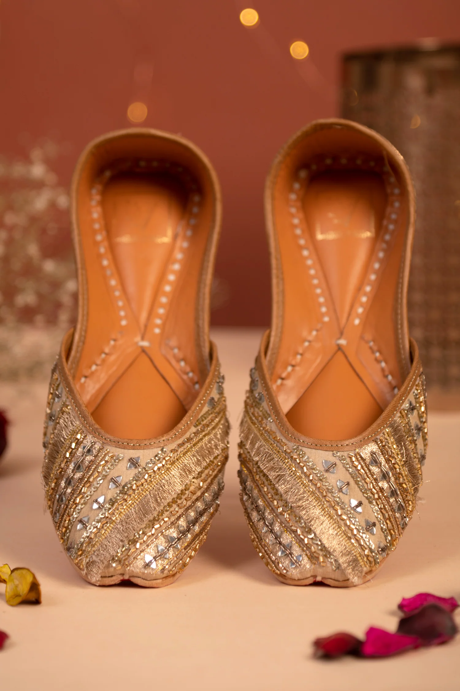 Sehar Gold Juttis - Image 3