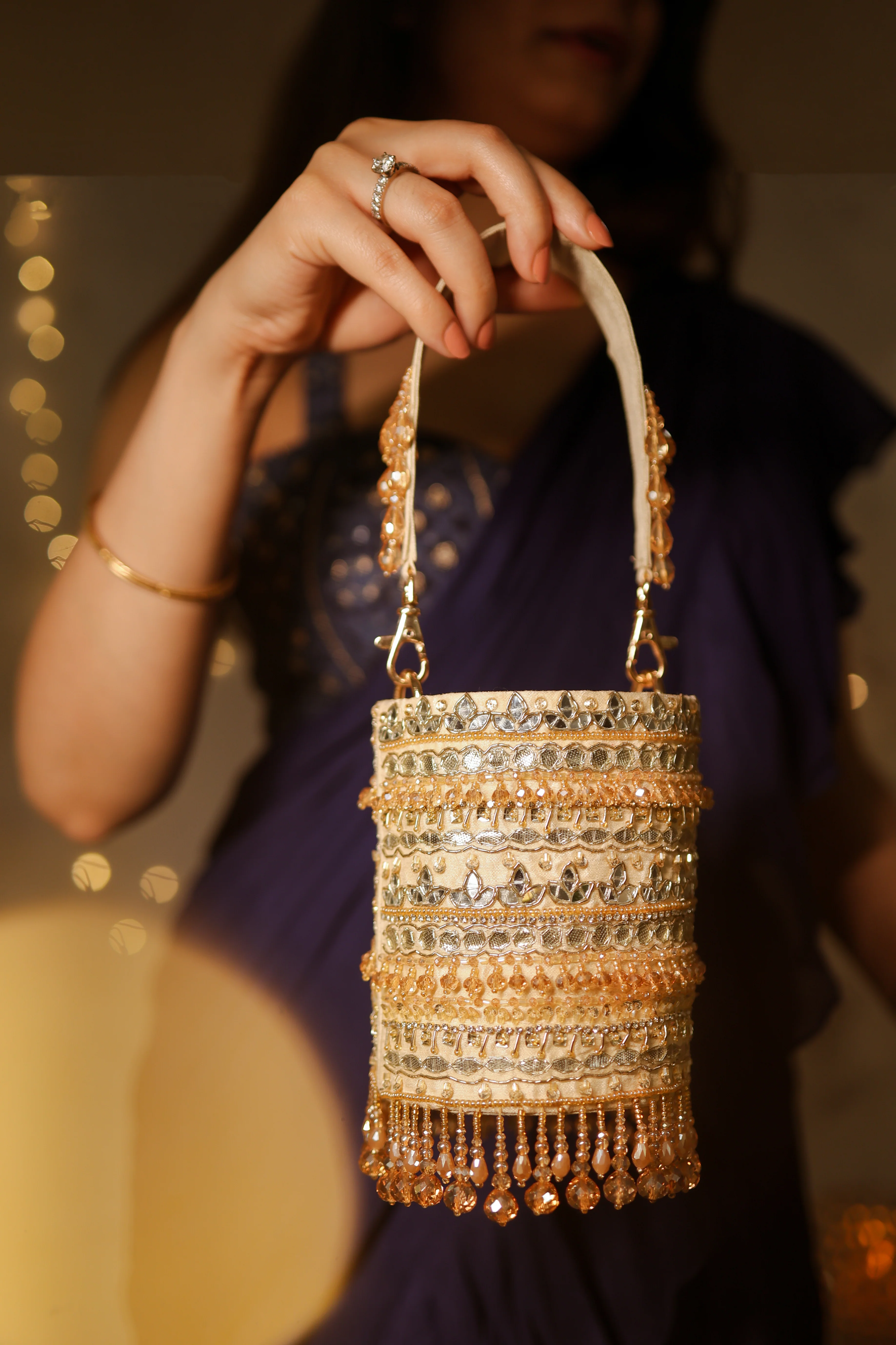 Zoya Bucket Potli - Image 2